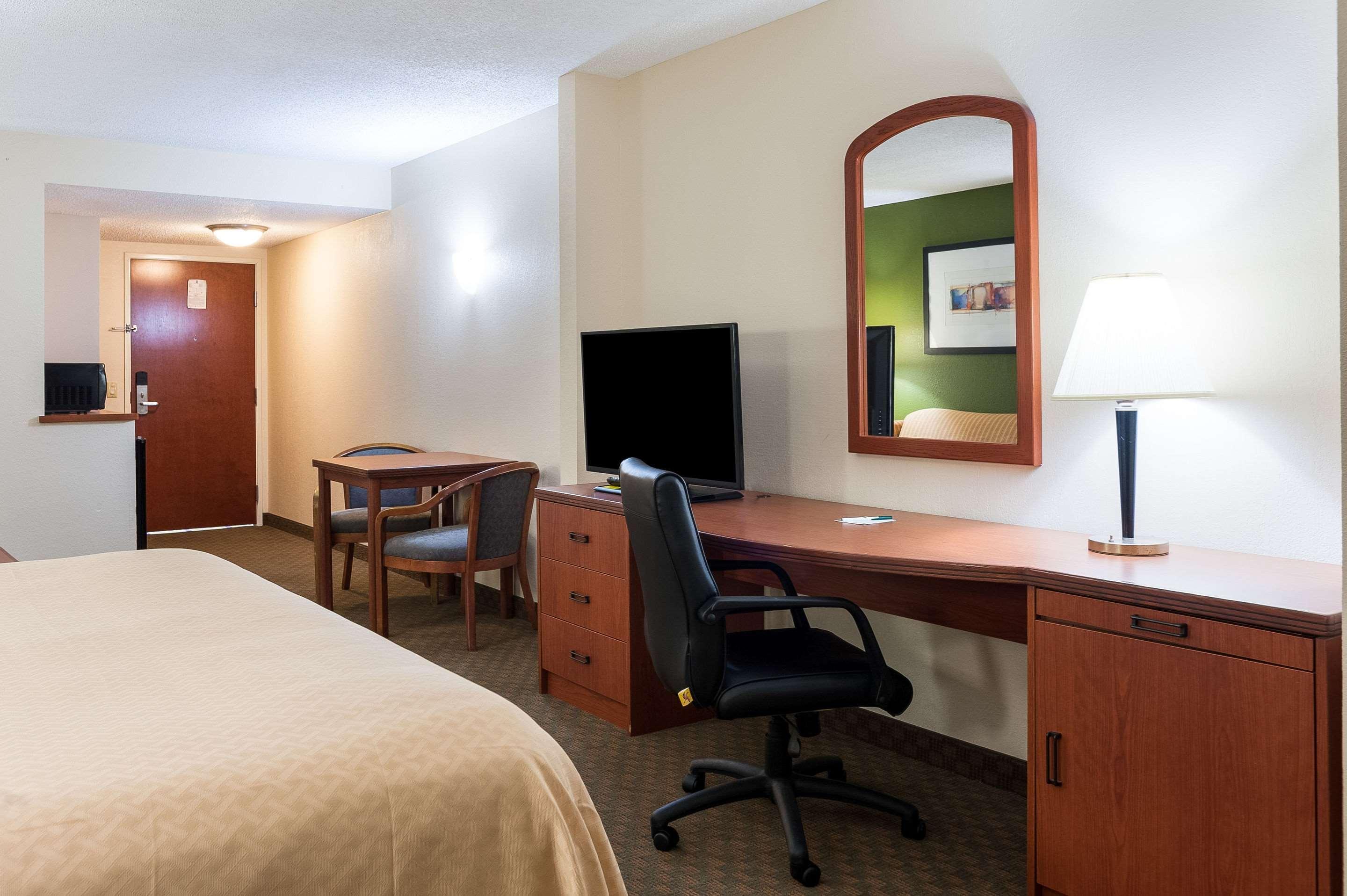 Quality Inn & Suites Lake Charles South Kültér fotó
